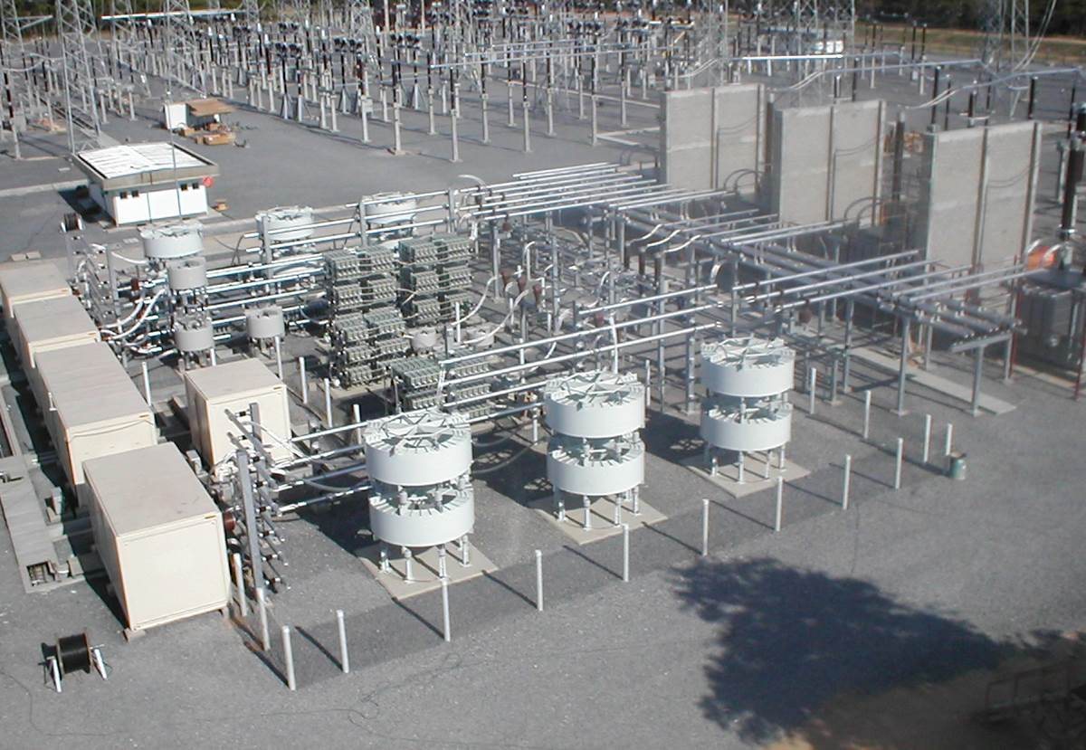 500 kV reactive plant — Symmetrical 250 MVAr capacitor and reactor installation