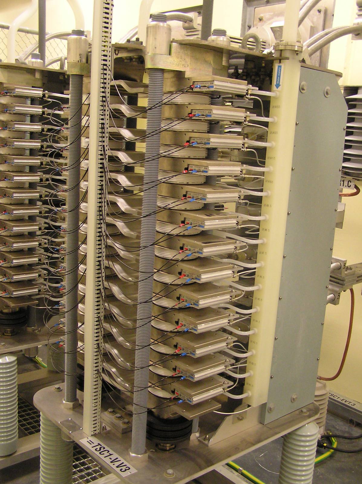 Power electronic valves — Thyristor valve stack in a thyristor-switched capacitor branch